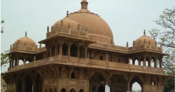 Patna Dargah Tour - TravelBaits Experience